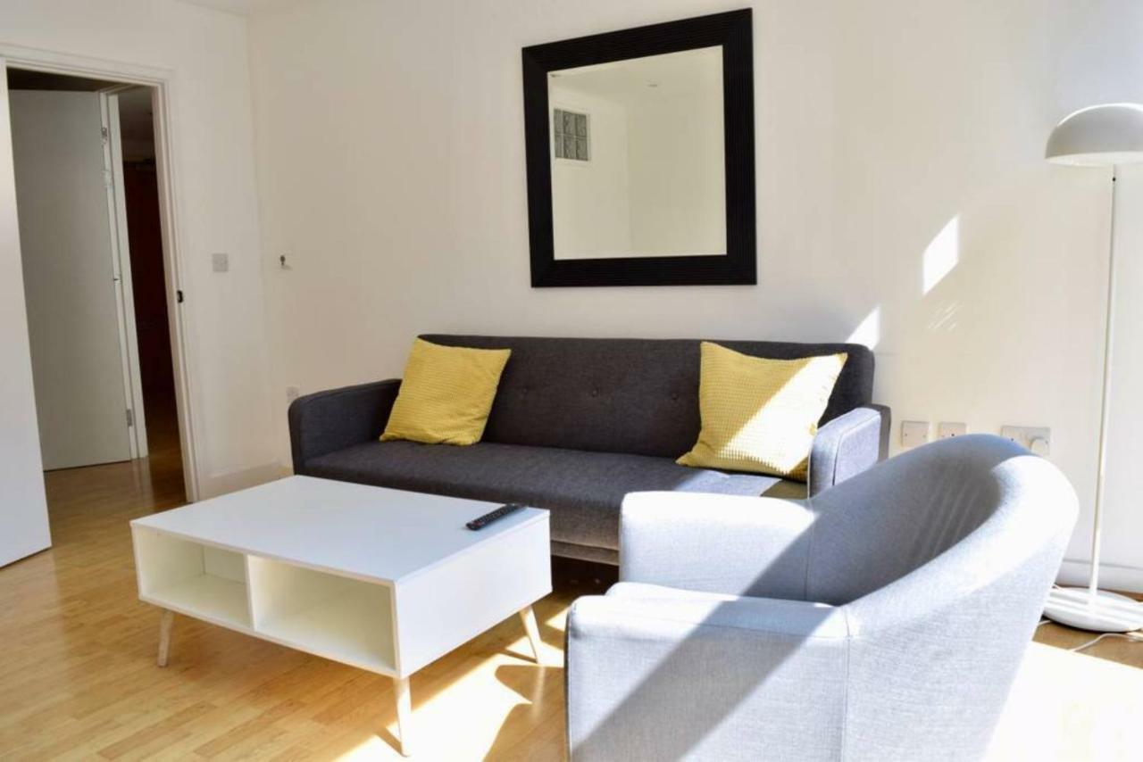 Modern 1 Bedroom Flat In Canary Wharf Londres Extérieur photo
